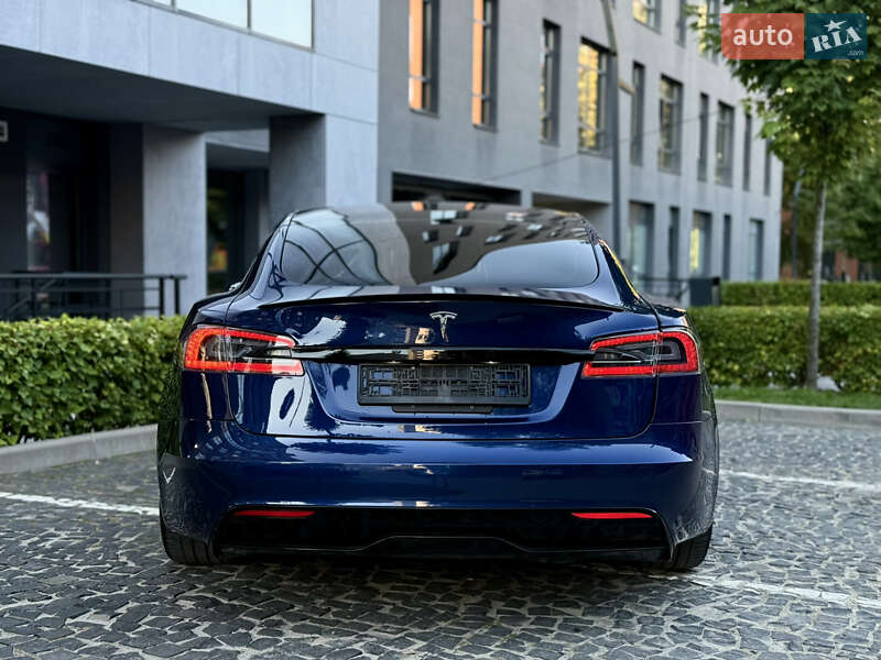 Лифтбек Tesla Model S 2021 в Львове