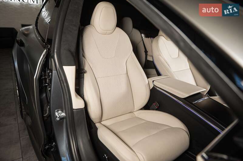 Ліфтбек Tesla Model S 2021 в Одесі фото 30 Ліфтбек Tesla Model S 2021 в Одесі