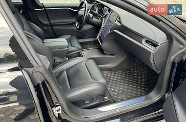 Ліфтбек Tesla Model S 2017 в 