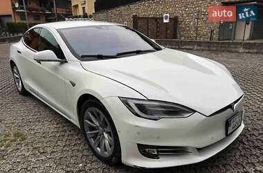 Ліфтбек Tesla Model S 2016 в Вишгороді