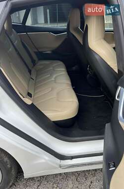 Лифтбек Tesla Model S 2016 в 