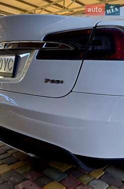 Ліфтбек Tesla Model S 2013 в Львові