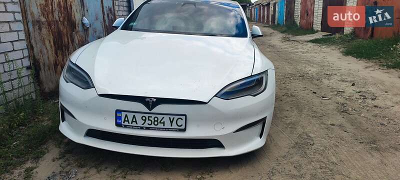 Лифтбек Tesla Model S 2022 в Киеве