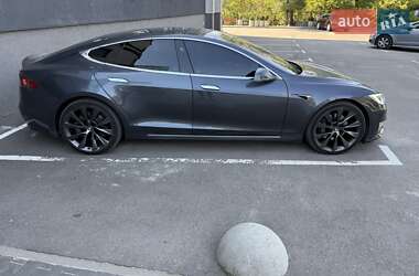 Лифтбек Tesla Model S 2018 в 