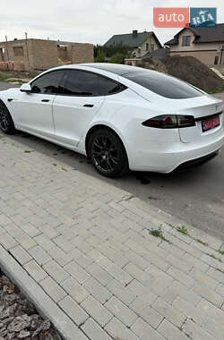 Лифтбек Tesla Model S 2022 в 