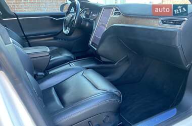 Лифтбек Tesla Model S 2016 в 