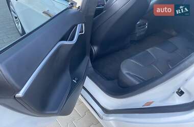 Лифтбек Tesla Model S 2016 в 