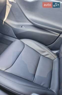 Лифтбек Tesla Model S 2020 в 