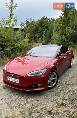 Ліфтбек Tesla Model S 2015 в 