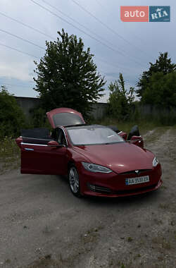 Ліфтбек Tesla Model S 2015 в 