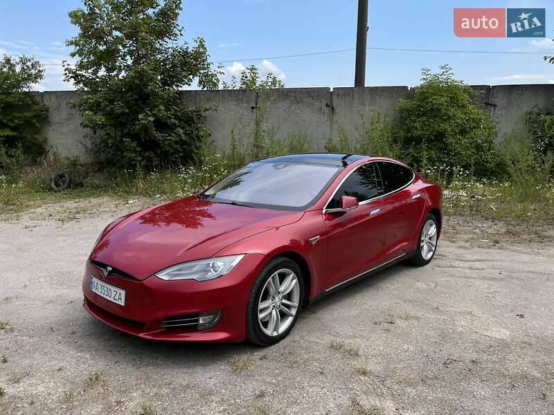 Лифтбек Tesla Model S 2015 в Стрые