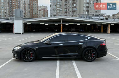 Лифтбек Tesla Model S 2014 в 