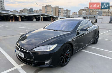 Лифтбек Tesla Model S 2014 в 