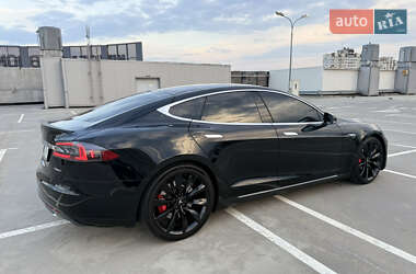 Лифтбек Tesla Model S 2014 в 