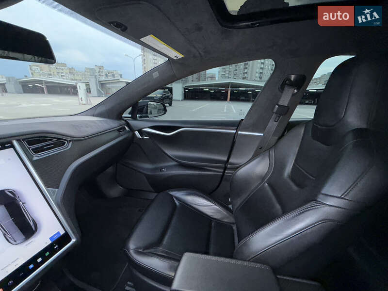 Лифтбек Tesla Model S 2014 в Киеве