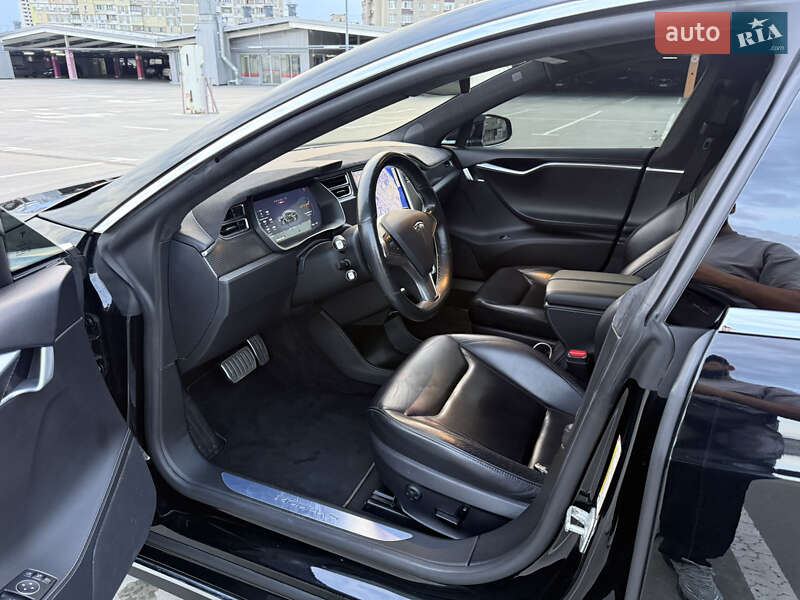 Лифтбек Tesla Model S 2014 в Киеве
