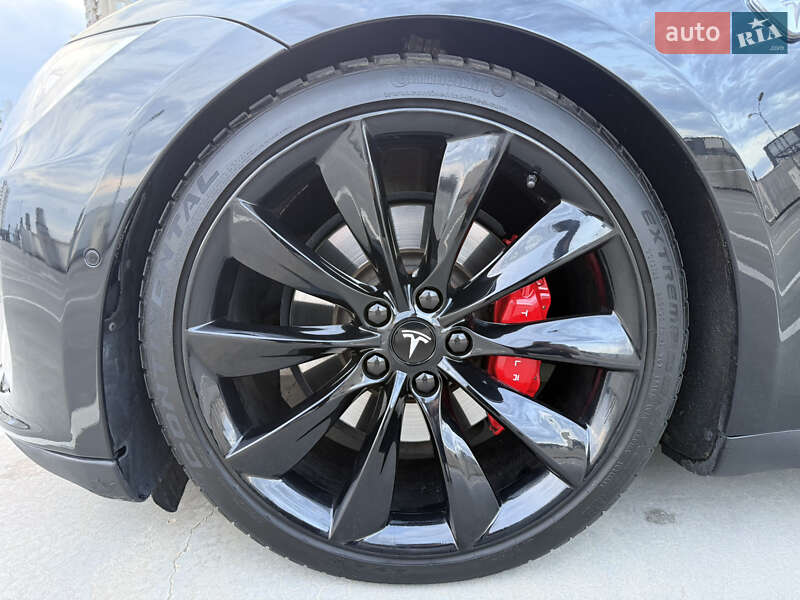 Лифтбек Tesla Model S 2014 в Киеве