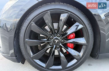 Лифтбек Tesla Model S 2014 в 