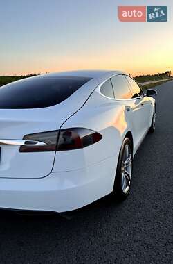 Лифтбек Tesla Model S 2014 в 