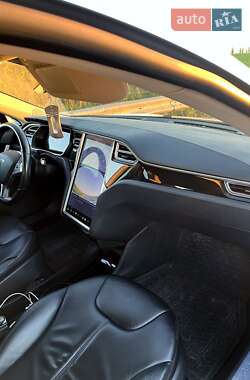 Лифтбек Tesla Model S 2014 в 