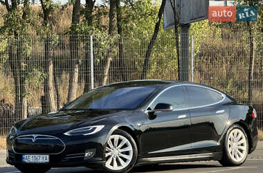 Лифтбек Tesla Model S 2013 в 