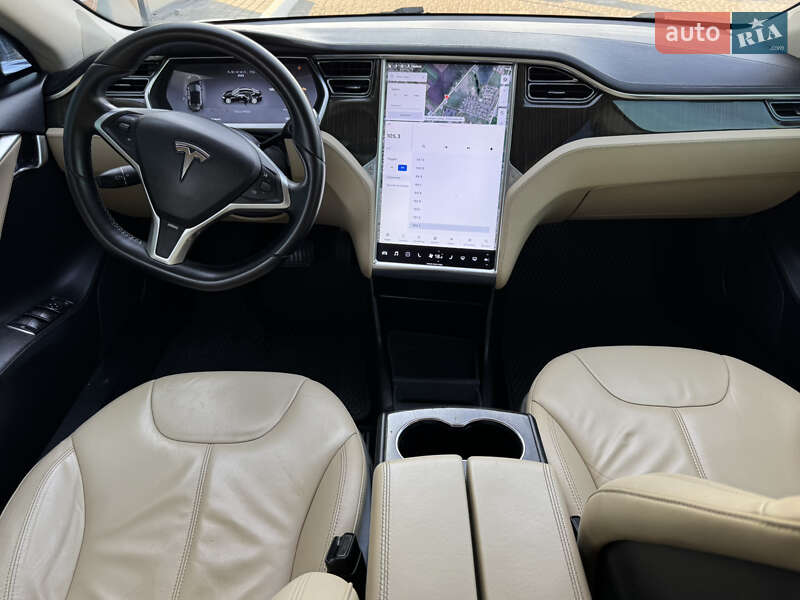 Ліфтбек Tesla Model S 2013 в Дніпрі