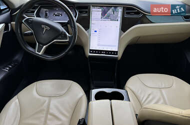 Лифтбек Tesla Model S 2013 в 