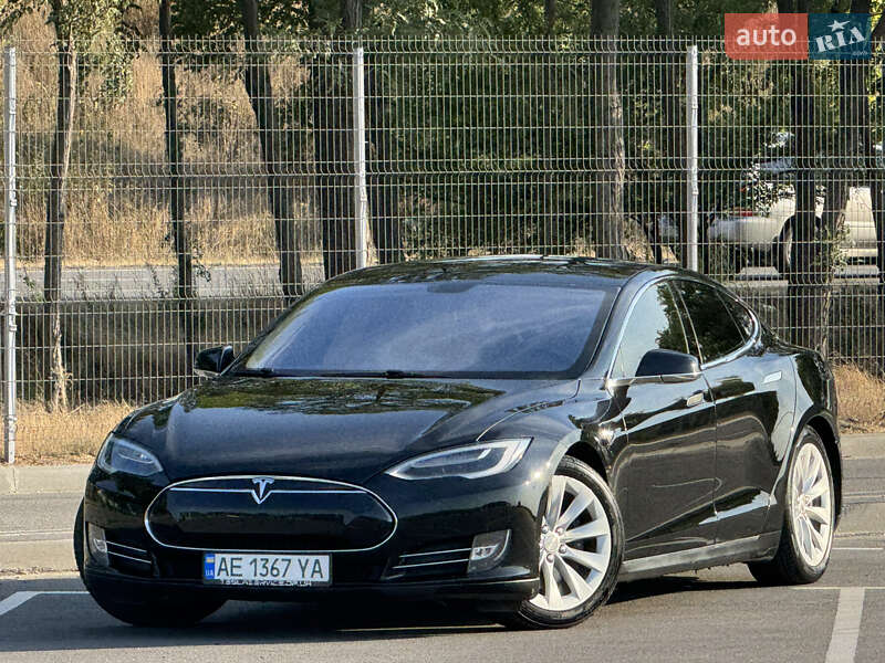 Ліфтбек Tesla Model S 2013 в Дніпрі