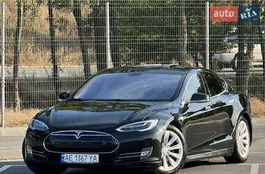 Лифтбек Tesla Model S 2013 в 