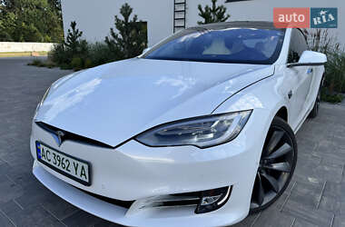 Ліфтбек Tesla Model S 2017 в Луцьку