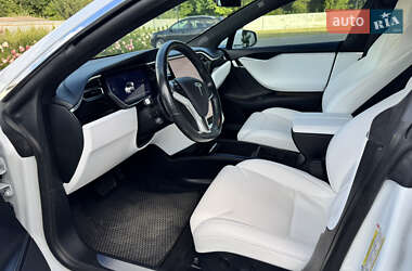 Лифтбек Tesla Model S 2017 в 