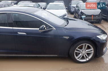 Лифтбек Tesla Model S 2013 в 