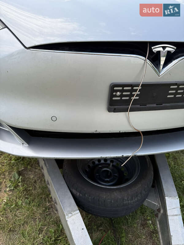 Ліфтбек Tesla Model S 2016 в Луцьку