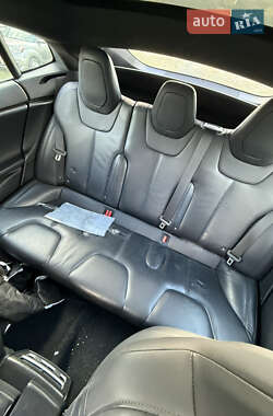 Лифтбек Tesla Model S 2016 в 
