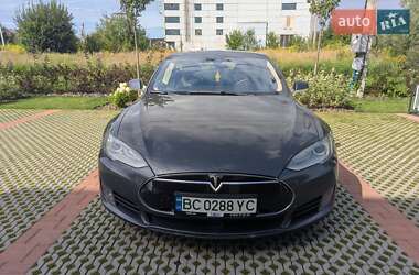 Лифтбек Tesla Model S 2015 в 