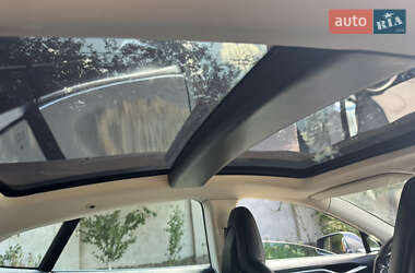 Ліфтбек Tesla Model S 2014 в 