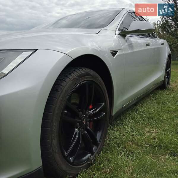 Лифтбек Tesla Model S 2013 в Ивано-Франковске