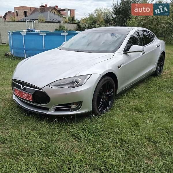 Лифтбек Tesla Model S 2013 в Ивано-Франковске