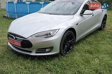 Лифтбек Tesla Model S 2013 в 