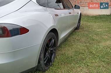 Лифтбек Tesla Model S 2013 в 