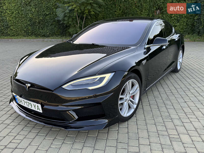 Лифтбек Tesla Model S 2013 в 