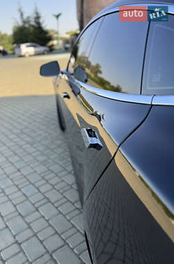 Лифтбек Tesla Model S 2013 в 