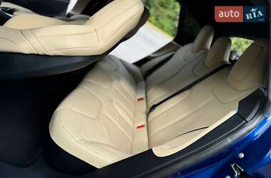Лифтбек Tesla Model S 2017 в 