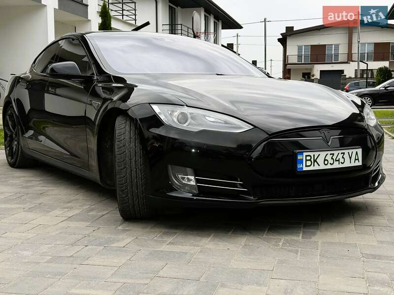 Лифтбек Tesla Model S 2016 в Ровно фото 4 Лифтбек Tesla Model S 2016 в Ровно