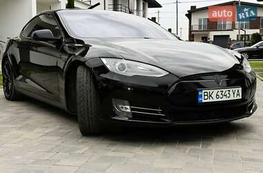 Лифтбек Tesla Model S 2016 в 