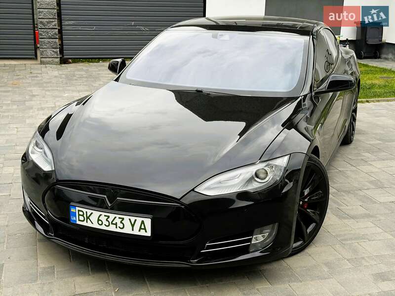 Лифтбек Tesla Model S 2016 в Ровно фото 13 Лифтбек Tesla Model S 2016 в Ровно