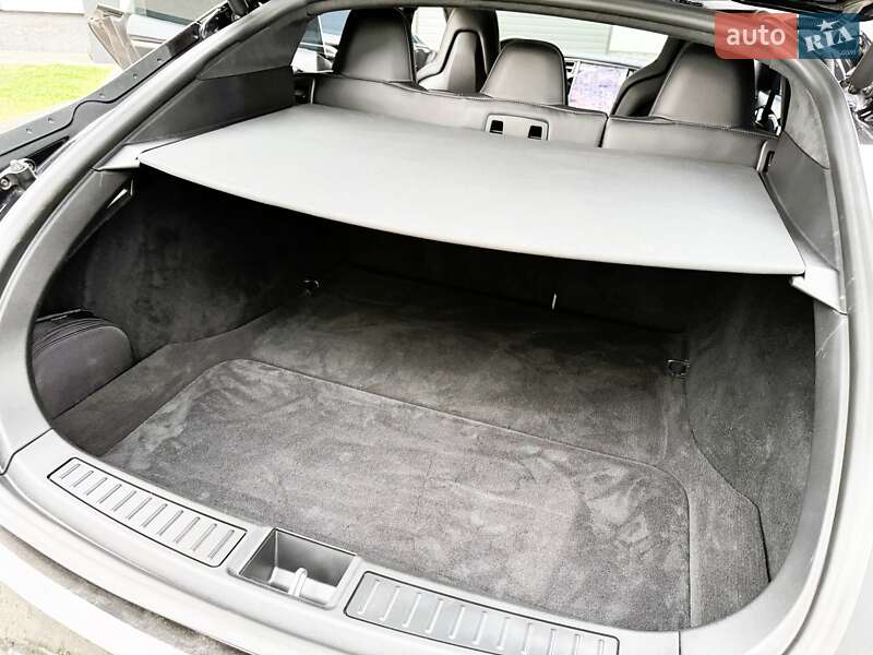Лифтбек Tesla Model S 2016 в Ровно фото 33 Лифтбек Tesla Model S 2016 в Ровно