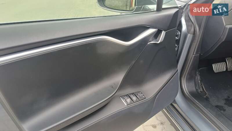 Ліфтбек Tesla Model S 2014 в Рівному