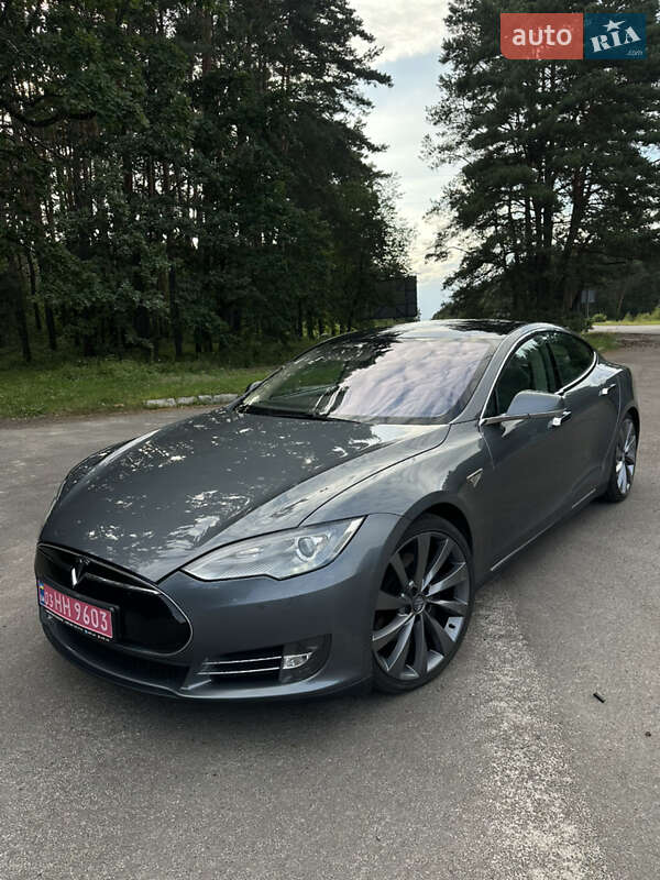 Ліфтбек Tesla Model S 2014 в Рівному