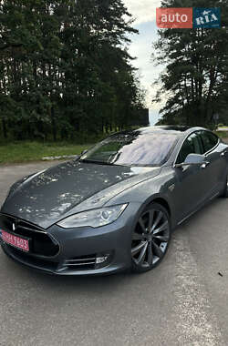 Лифтбек Tesla Model S 2014 в 